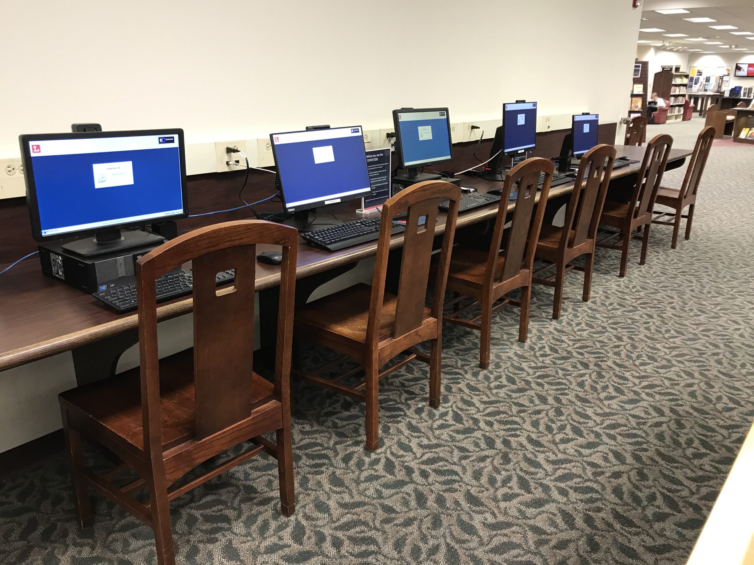Maumee Computers scaled Image of Maumee Branch Library computer area