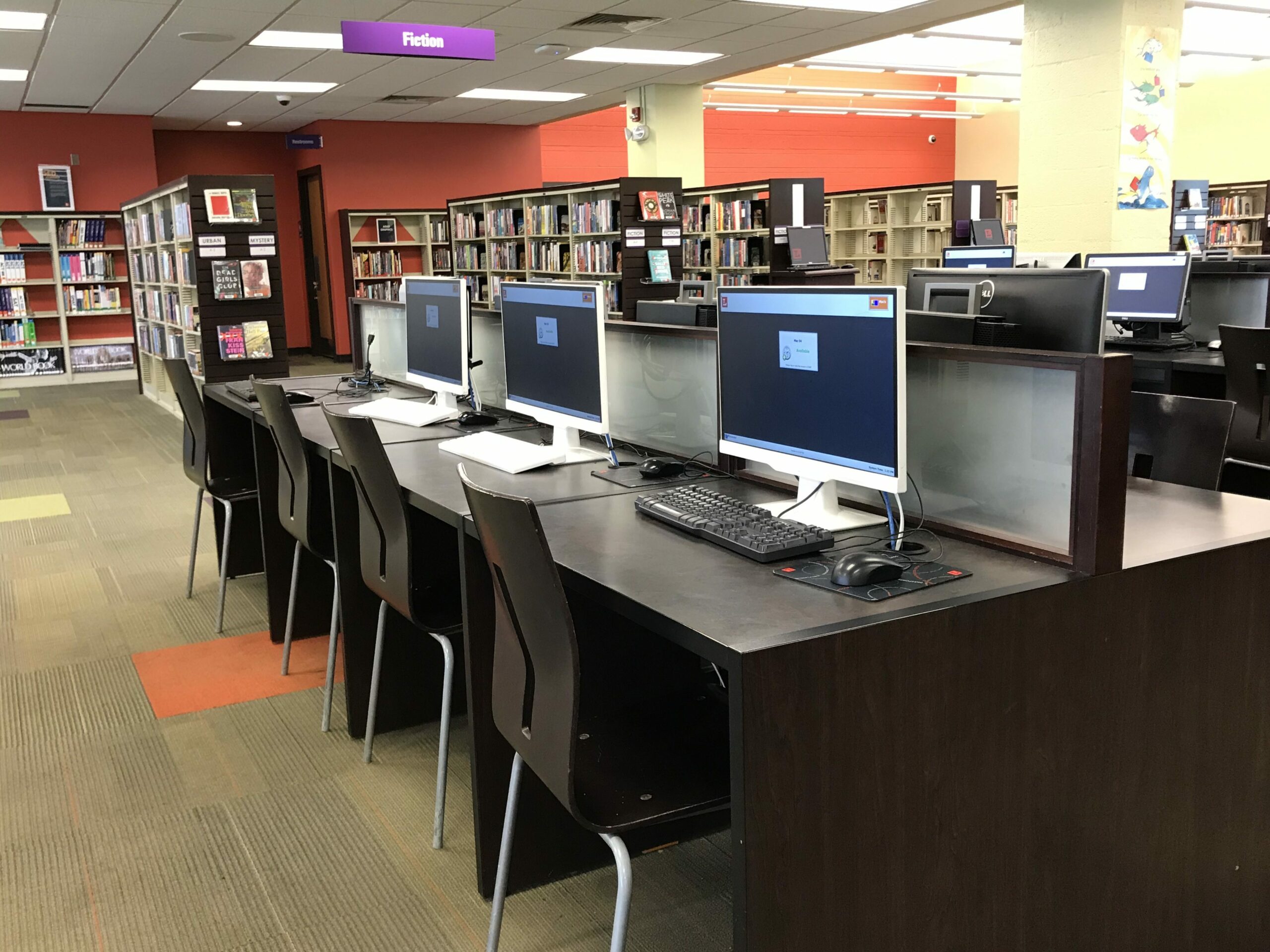 kentcomputers scaled Image of Kent Branch Library computer area