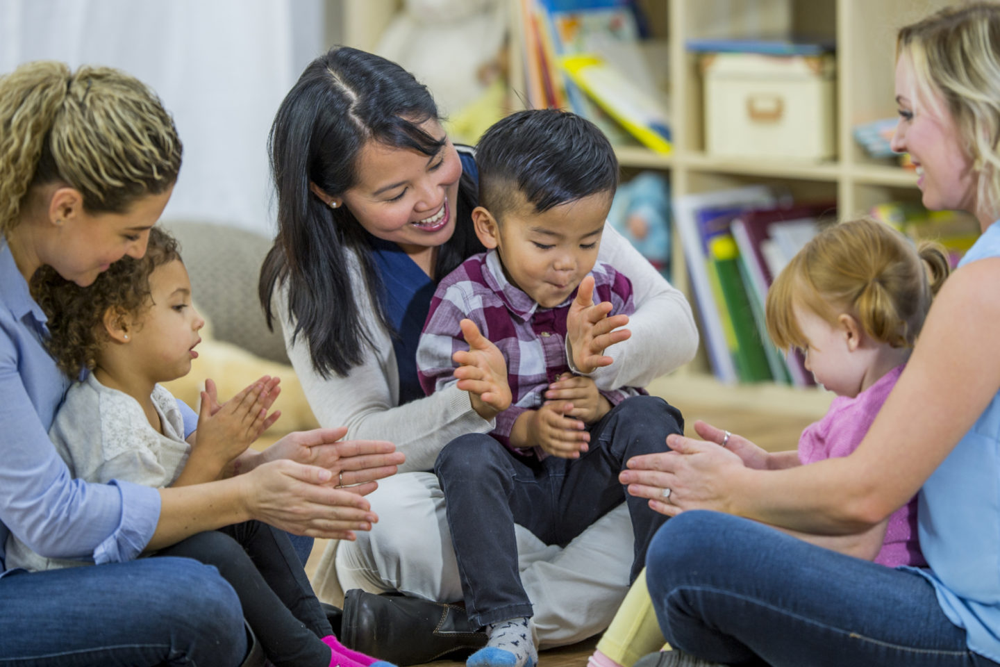 children clapping and singing