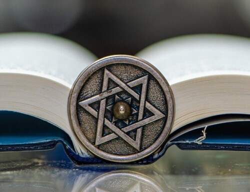 10 Books to Honor Jewish American Women