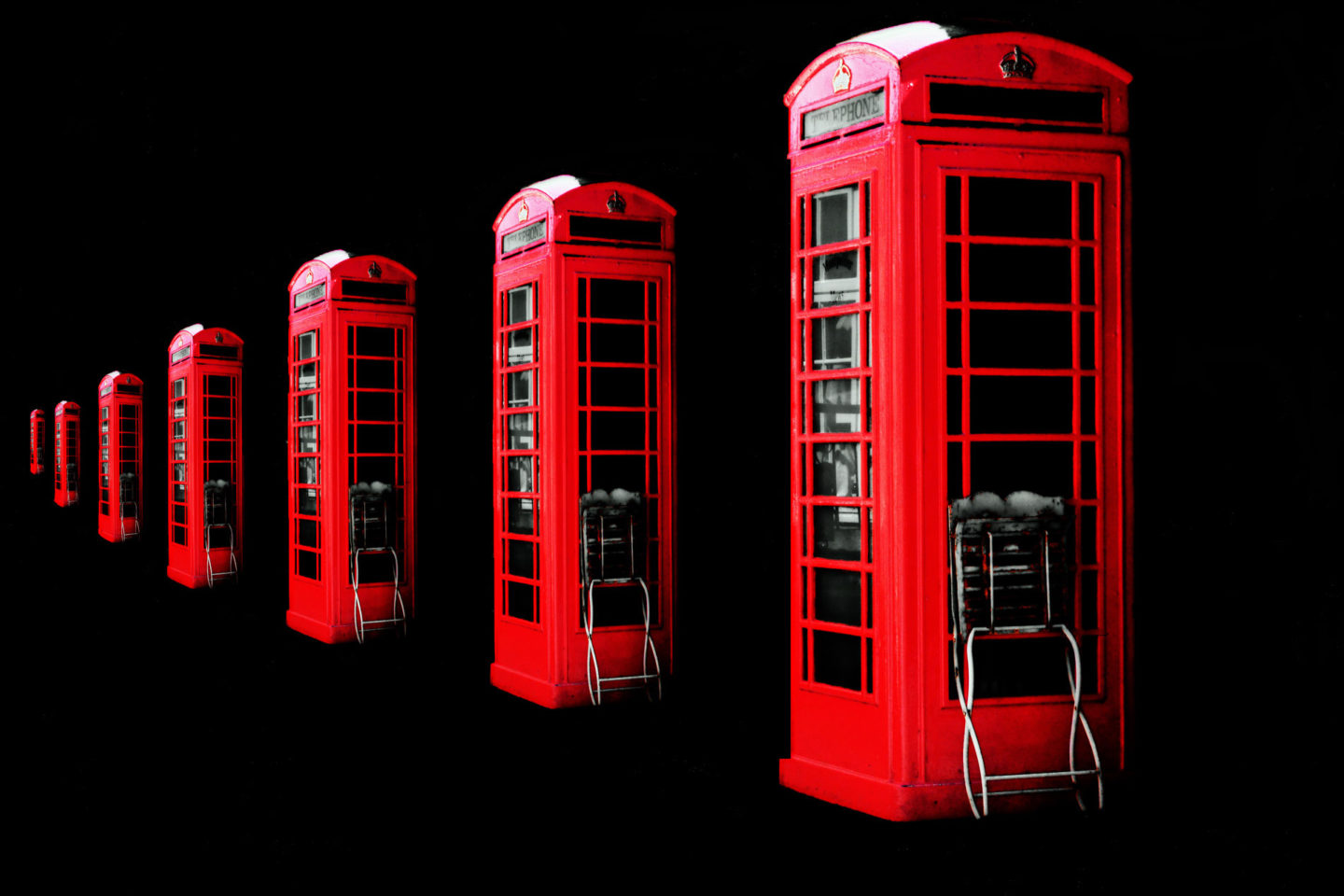 red telephone box